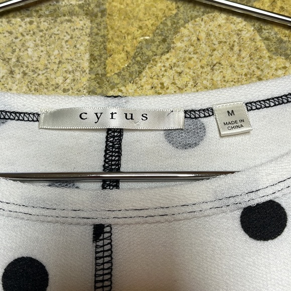 EUC Cyrus long sleeve top - Picture 2 of 11